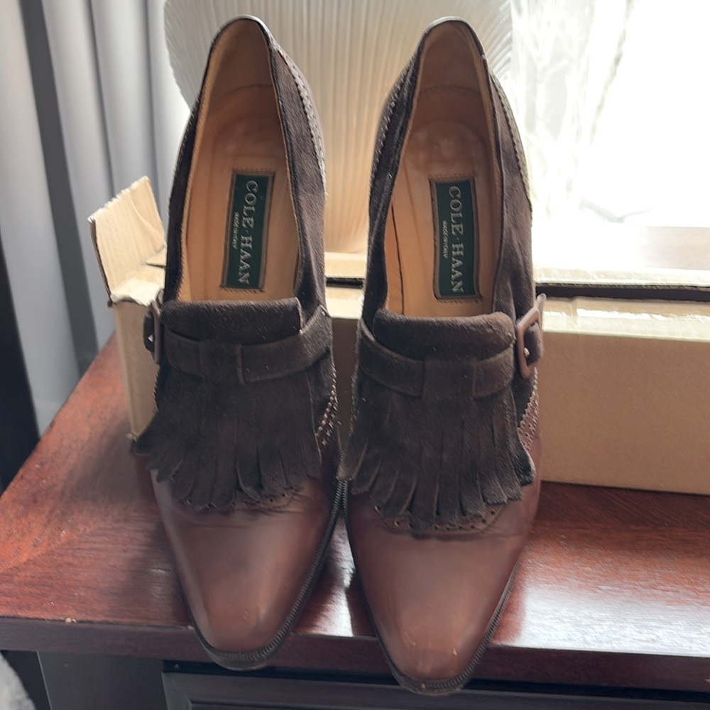 Gorgeous Cole Haan two tone suede/leather heeled dress shoe! - Picture 4 of 9